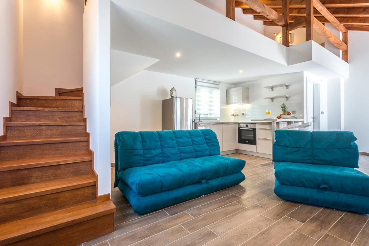 Vila Luxury Sarina With Pool In Center Split