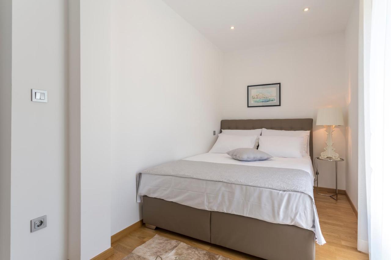 Vila Luxury Sarina With Pool In Center *