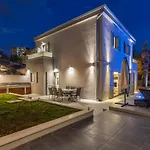 Luxury Villa Sarina With Pool In Split Center